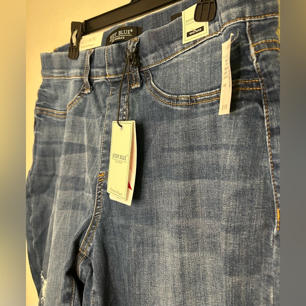 Judy Blue Jeans 14 Mid Rise Boyfriend Ripped Jeans - Size 14W New With Tags - Picture 6 of 9